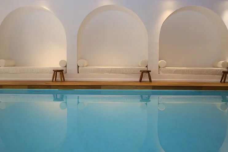 Piscine du spa NUCCA au Grand Hôtel de Cala Rossa